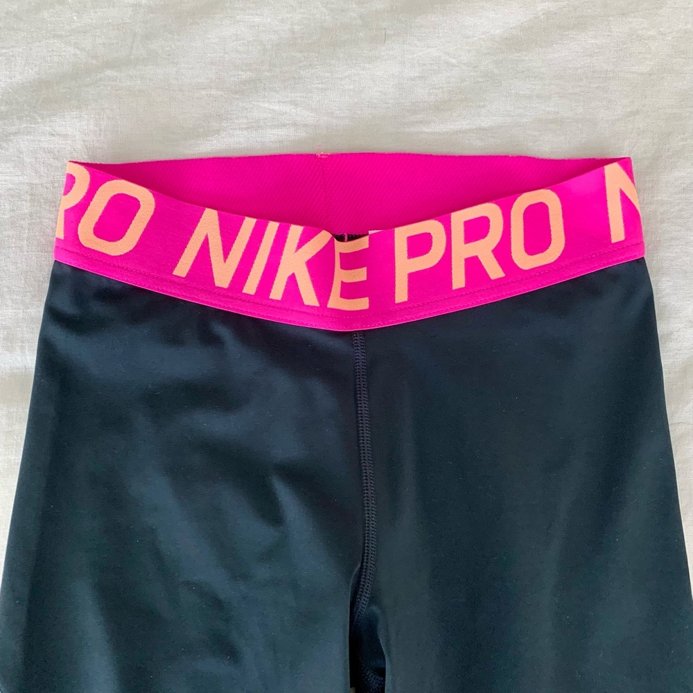 Nike Pro tights. - Picture 4 of 5